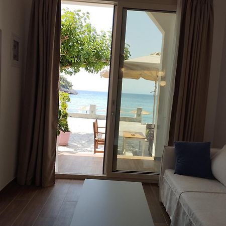 Nostos Hotell Patitírion Eksteriør bilde