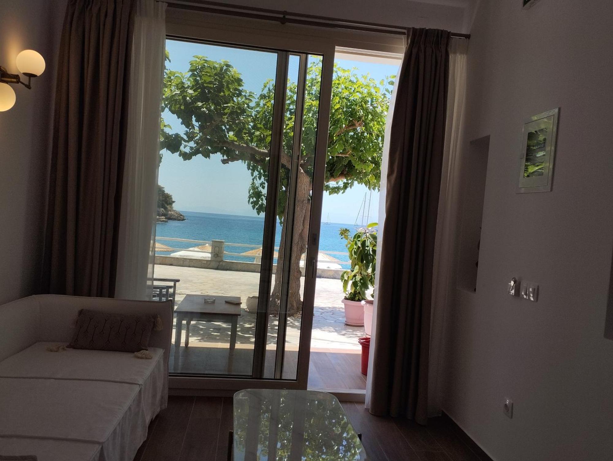 Nostos Hotell Patitírion Eksteriør bilde