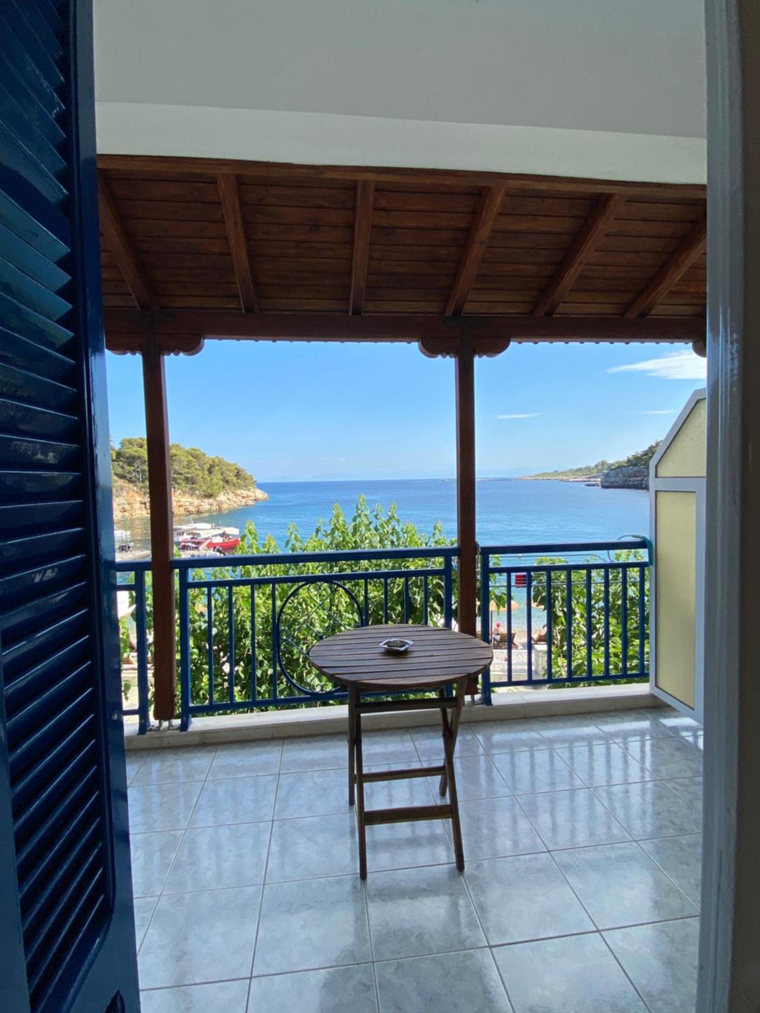 Nostos Hotell Patitírion Eksteriør bilde