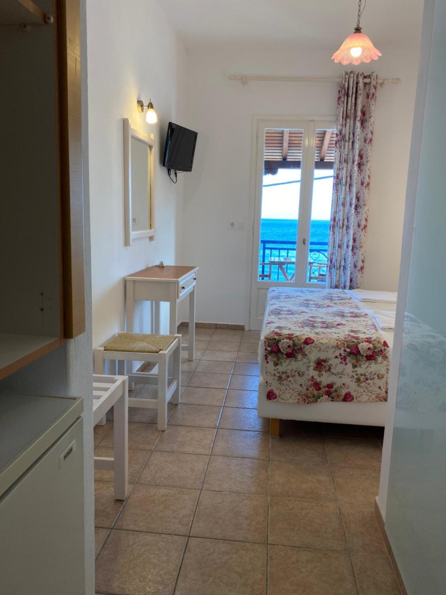 Nostos Hotell Patitírion Eksteriør bilde