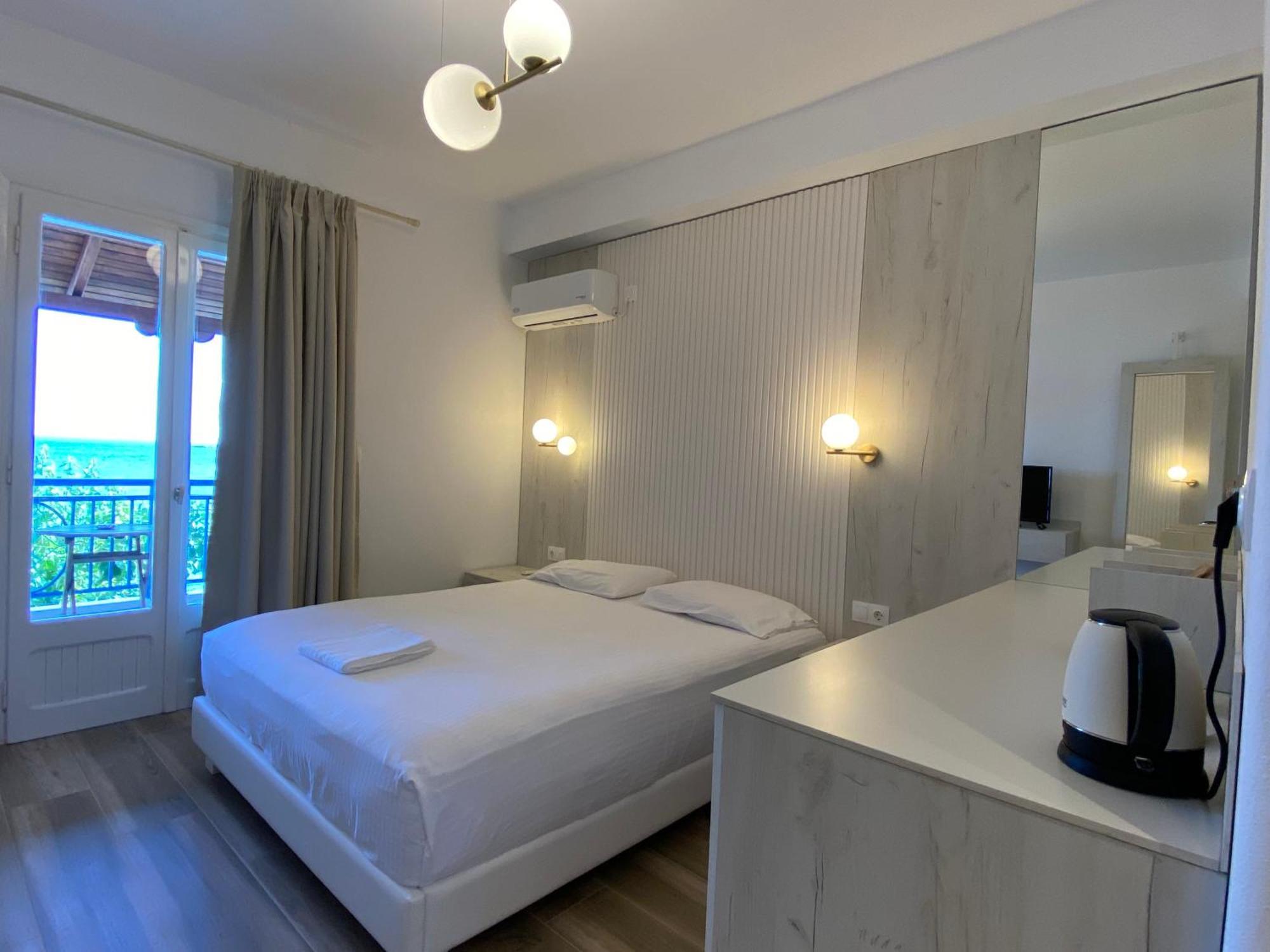 Nostos Hotell Patitírion Eksteriør bilde