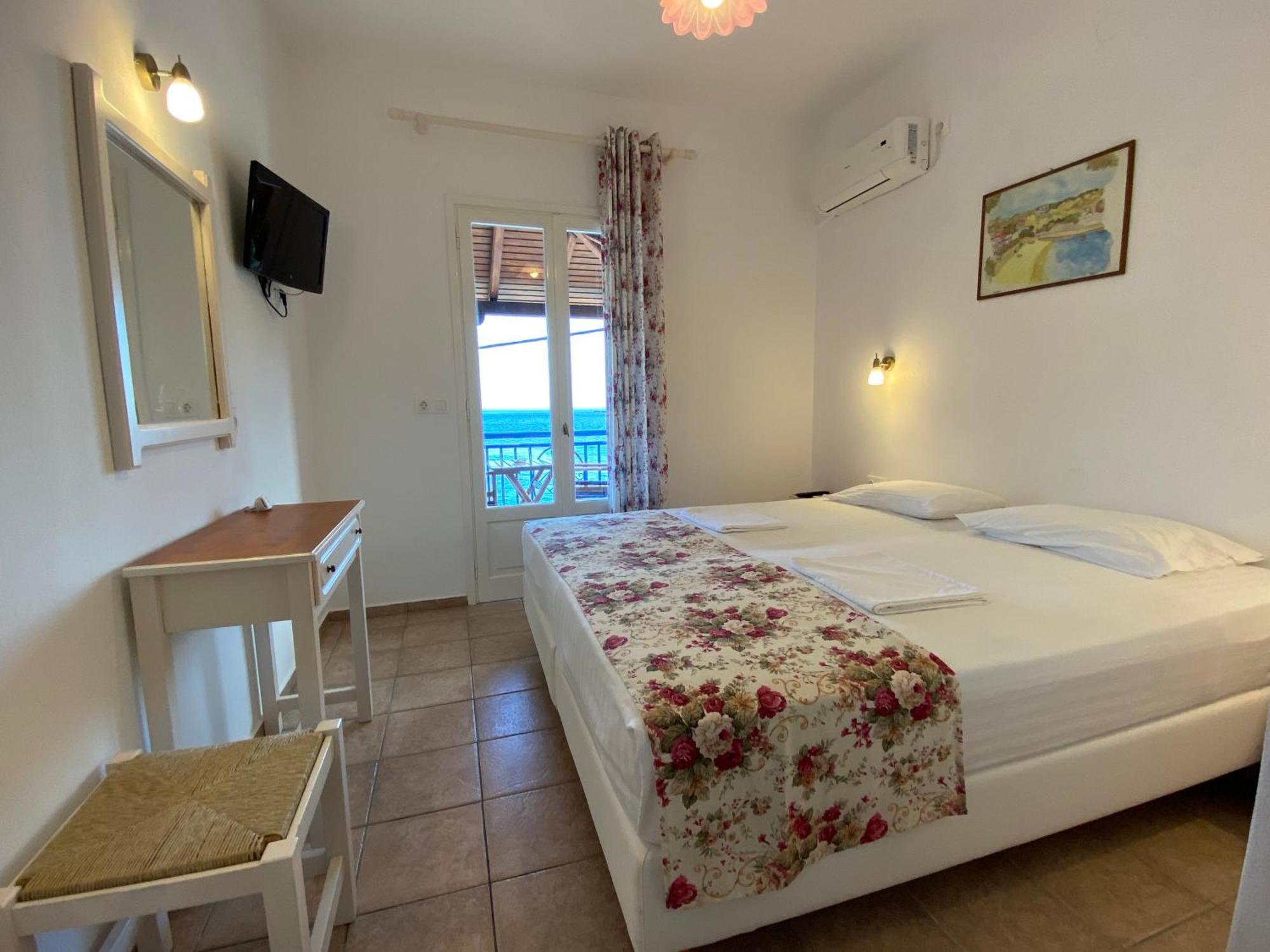 Nostos Hotell Patitírion Eksteriør bilde