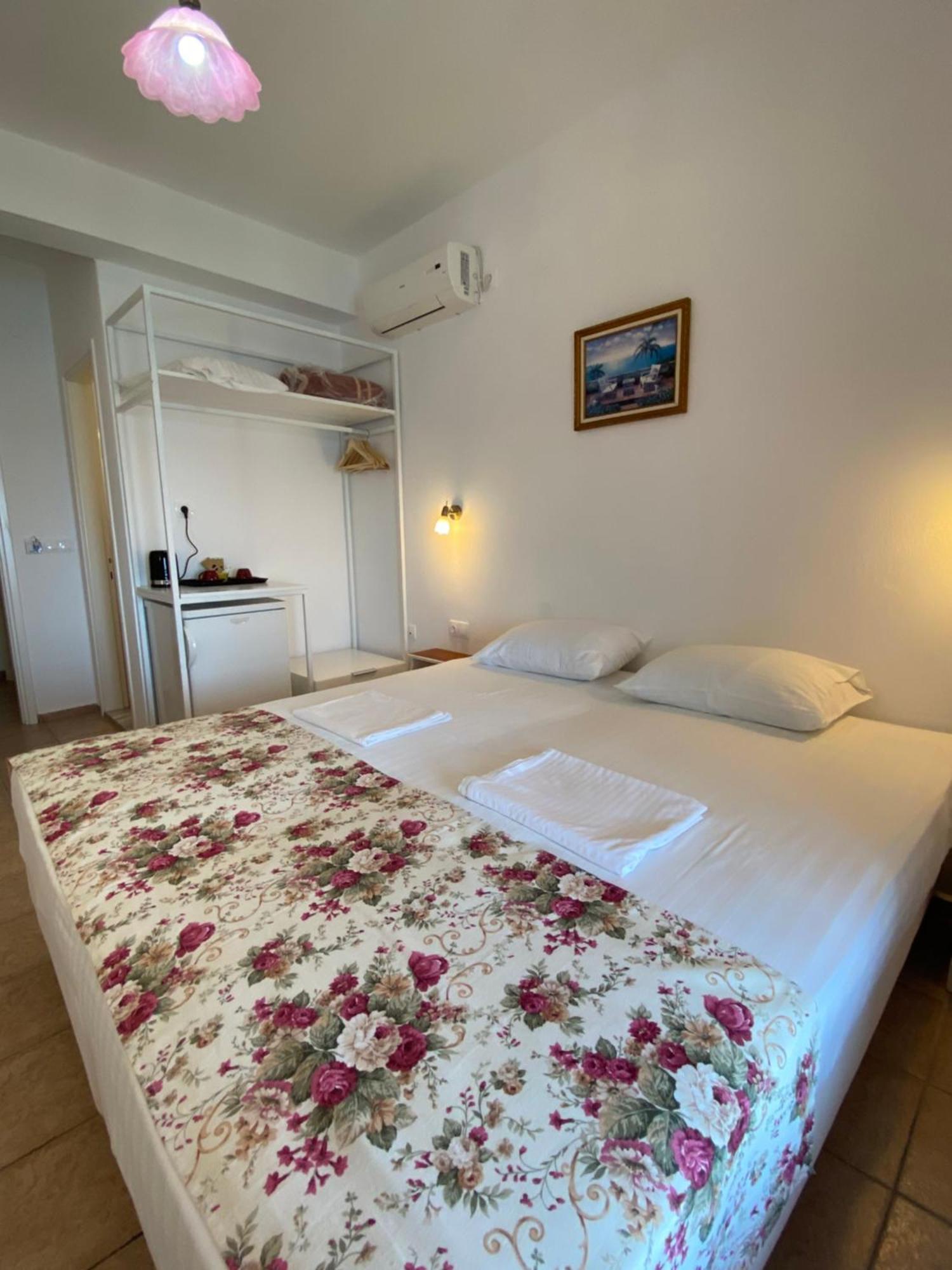 Nostos Hotell Patitírion Eksteriør bilde