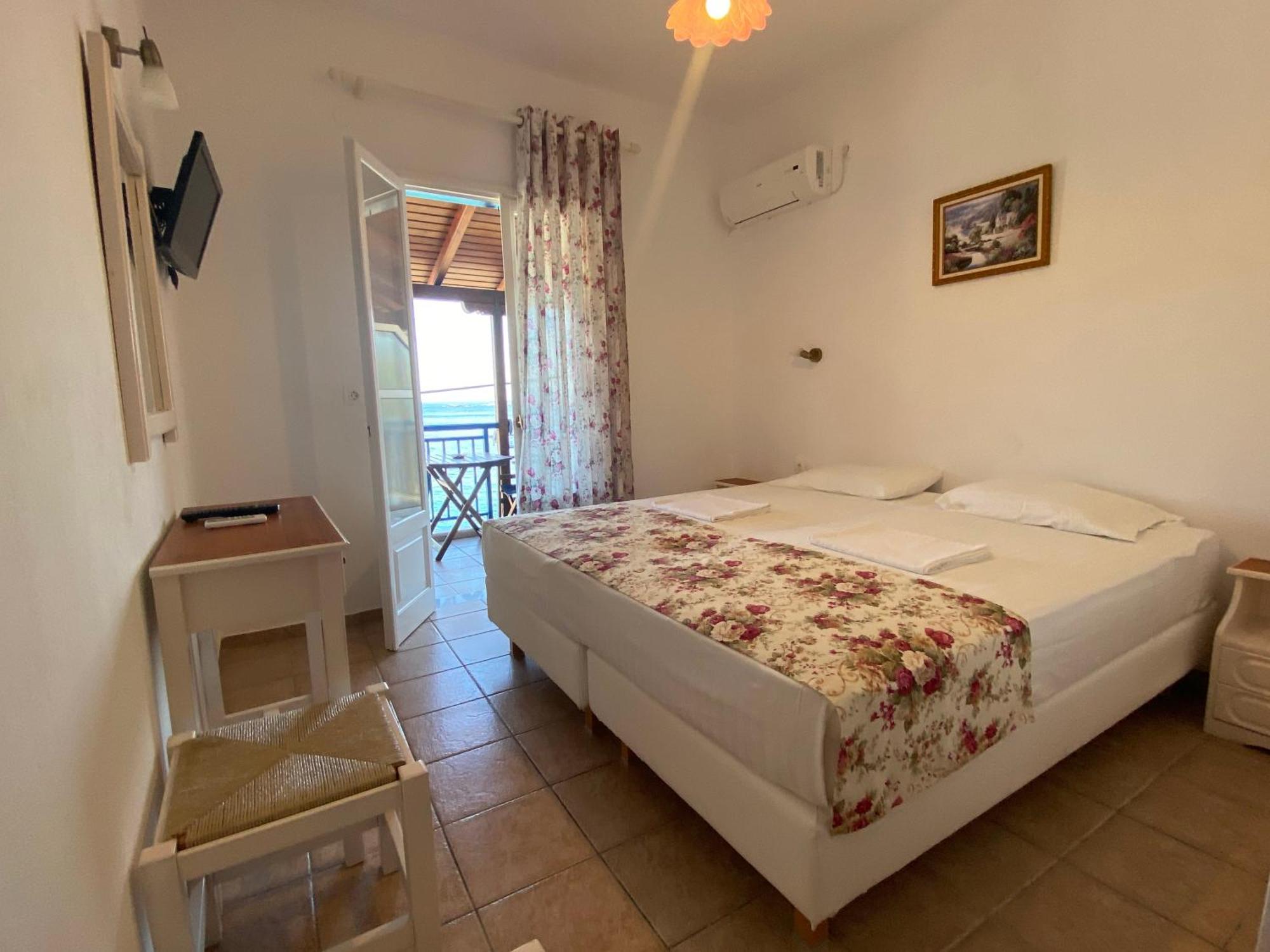 Nostos Hotell Patitírion Eksteriør bilde