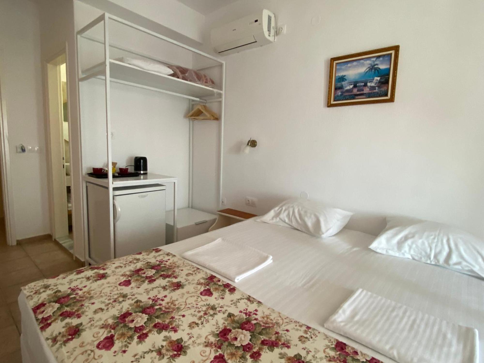 Nostos Hotell Patitírion Eksteriør bilde
